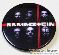 Rammstein - Band (Значок) ― купити футболку в Україні, замовити футболку поштою, ціни, опис, фото футболок, купити кухлі, бейсболки, весна, кружки, рюкзаки, гаманці, літо, бандани, шкіряні вироби, осінь, джинси, кросівки, куртки, шорти, шапки, батніки, шкарпетки, зима, білизна, майки, сорочки, сумки, молодіжні аксесуари, вуличний стиль кежуал стайл | Інтернет-магазин футболок та іншого молодіжного одягу - GRAFFITI STREET - GraffitiStreet.Com.Ua